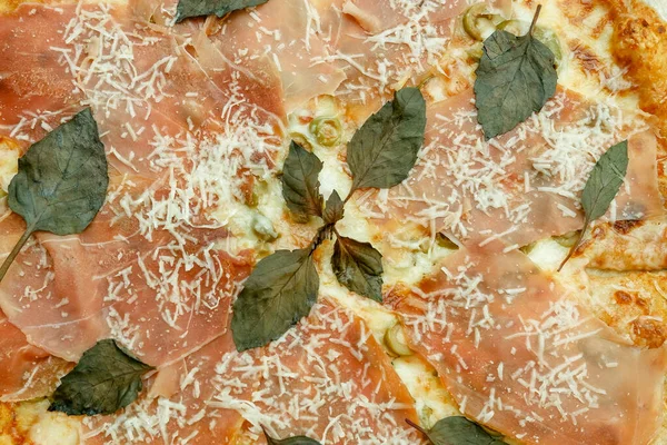 Top Widok Pizza Prosciutto Szynka Parmeńska Pizza Szynką Bliska Apetyczna — Zdjęcie stockowe