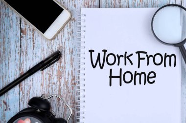 Bir fincan kahvenin seçici odak görüntüsüyle 