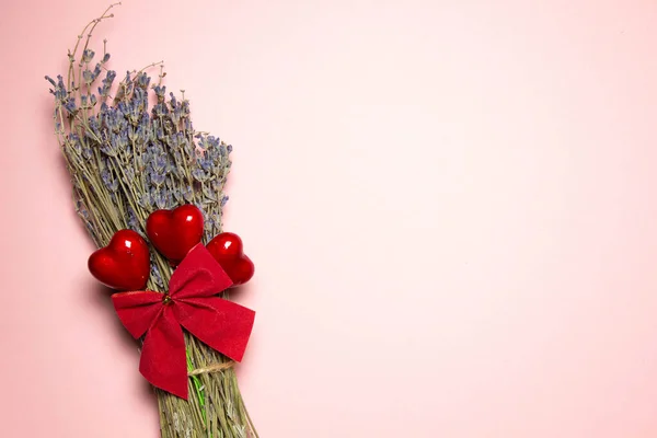 Mockup per il testo. San Valentino. Concetto d'amore. Sfondo rosa. Stile. — Foto Stock