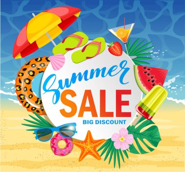 Beyaz daire üzerinde renkli plaj unsurları olan yaz indirimi taşıyıcı pankart tasarımı. Güneş gözlüğü, karpuz dilimleri, kokteyl, ahşap dokuda deniz kabukları. Vektör illüstrasyonu