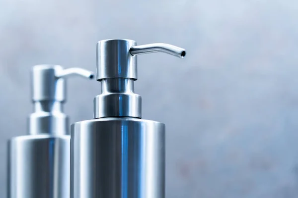 Sabun makinesinin kapağını kapat