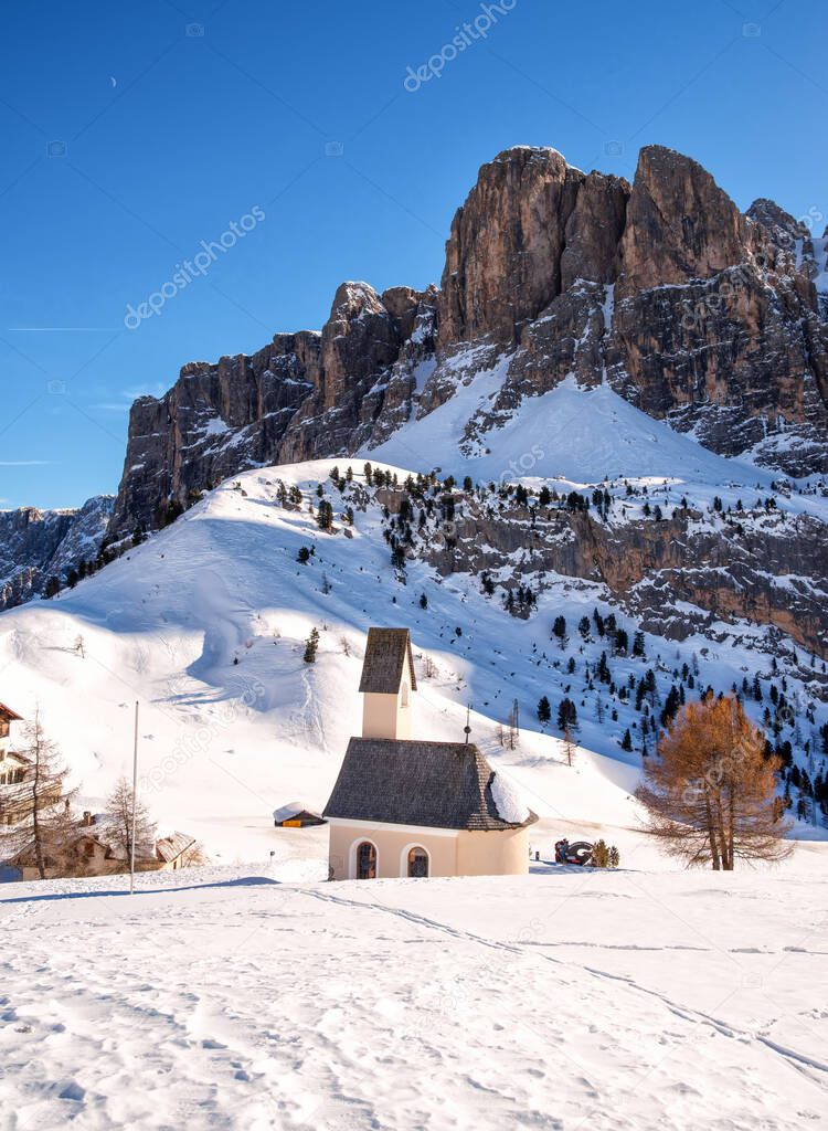 Wolkenstein in Groeden in winter. Dolomite. Italy