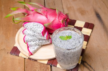 Dragon meyve yüzlü