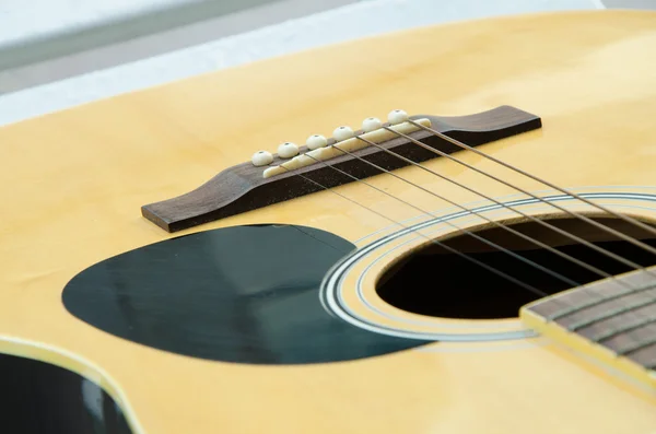 Guitarra de madeira — Fotografia de Stock