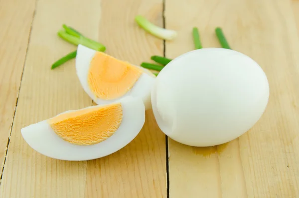 Haşlanmış yumurta dilimlenmiş