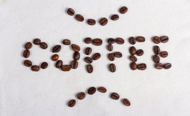 kahve çekirdekleri malzeme üzerinde