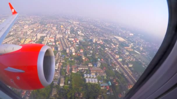 A légi felvétel a nagy város, napsütéses napon — Stock videók