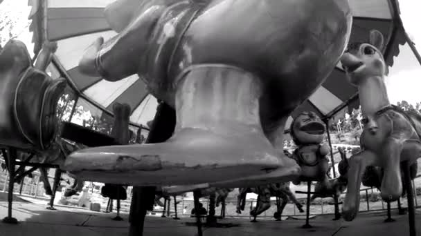 Merry-Go-Round en blanco y negro — Vídeos de Stock