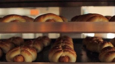 Ekmek yapım ürünleri ile büyük rack