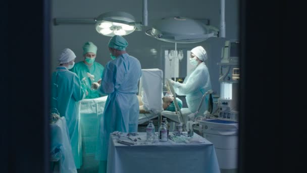 Succesvolle sluiting van chirurgie — Stockvideo