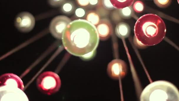 Luces brillantes en la lámpara moderna — Vídeo de stock