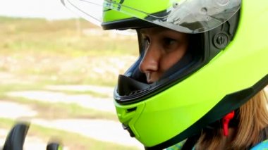 Kadın motorcu kapatma kask güneşlik