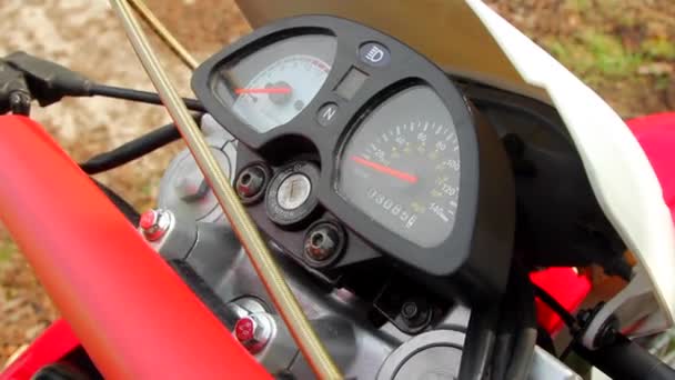 Dashboard van een motorfiets — Stockvideo