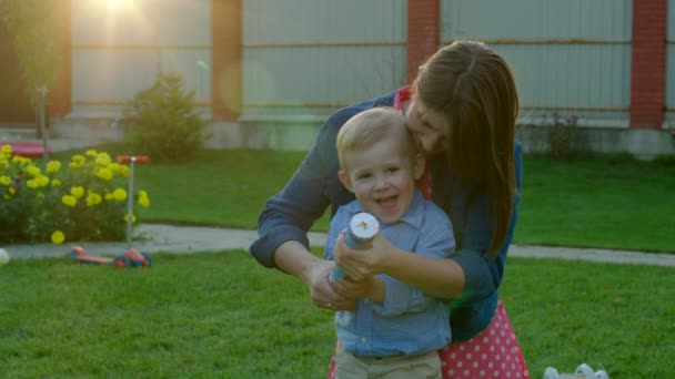 パーティー クラッカーストック動画 ロイヤリティフリーパーティー クラッカー動画 Depositphotos