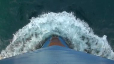 Bir kargo gemisinin pruvası