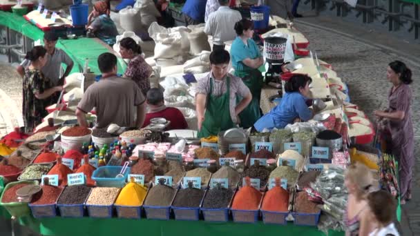 Las niñas compran especias — Vídeos de Stock