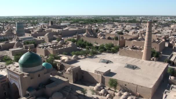 Skyline of ancient Khiva town — Stock Video