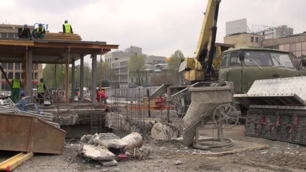 Lugar de construcción en Tiflis . — Vídeos de Stock