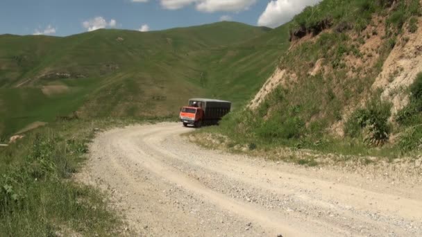 Советский грузовик едет по дороге — стоковое видео