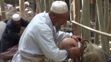 erkekler tıraş kafaları