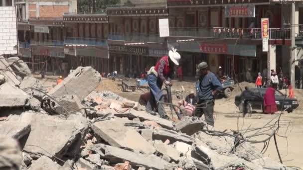 Bouwplaats in Labrang — Stockvideo