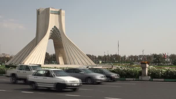 行驶在德黑兰平方米 — 图库视频影像