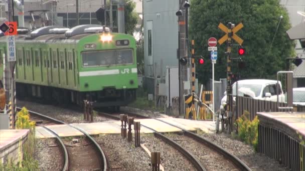 Yerel banliyö treni Kyoto. — Stok video