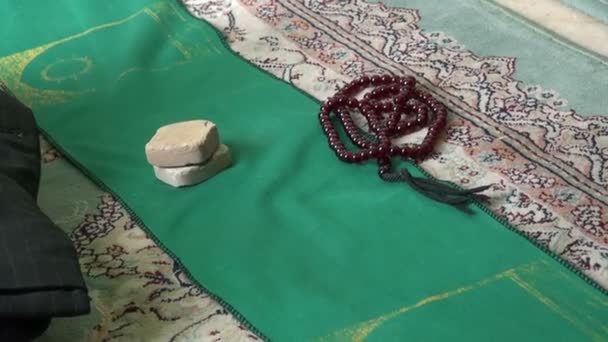 Man praying in a mosque — 비디오