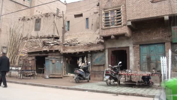 A new road runs through the Kashgar. — Stock Video