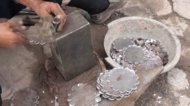 Yapma geleneksel metal eşyalar