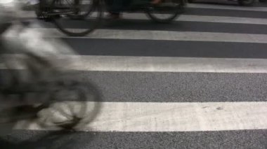 Shanghai Bisiklet ve motosiklet geçişte