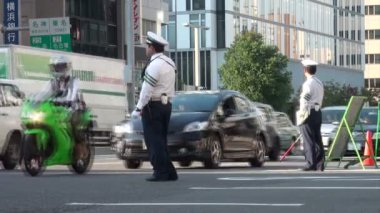 polis memuru trafik kılavuzları