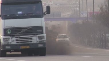 trafik karayolu üzerinden yol yapmak