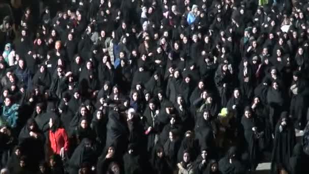 Women commemorate martyrdom  of Hussain — Stock Video