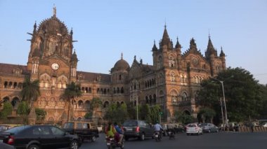 victoria terminus önünde trafik sürücüleri