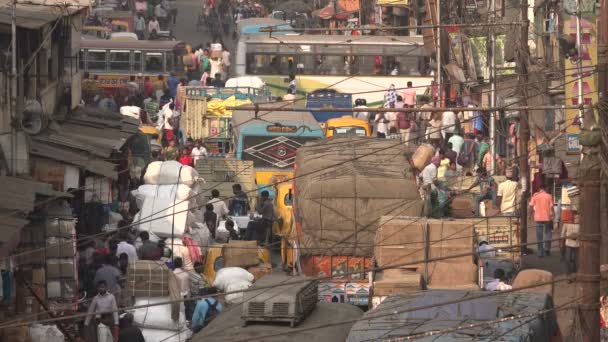 Tráfego em bazar ocupado — Vídeo de Stock