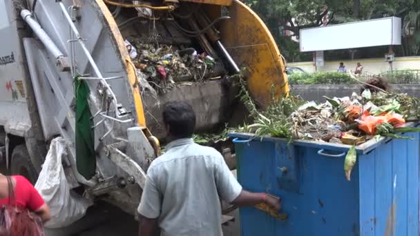 Raccolta rifiuti a Chennai, India — Video Stock