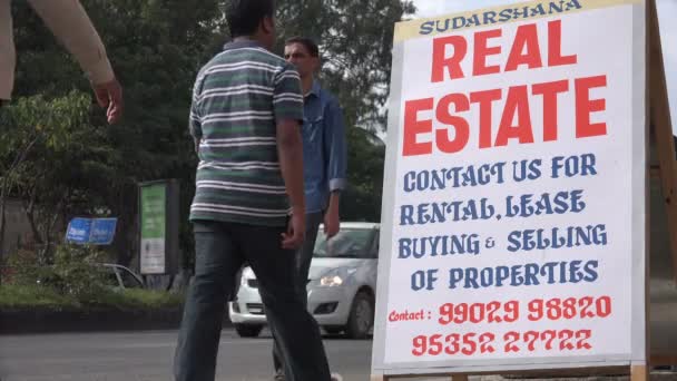 Real estate billboard v Bangalore, Indie — Stock video