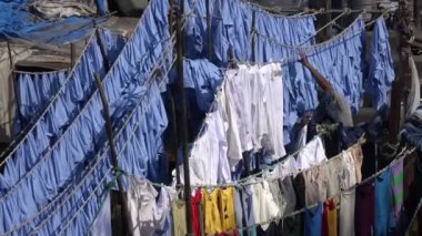 dhobi ghat giysi kurutma孟买，印度-2014 年 11 月 8 日: 在孟买其他出路西高止山脉的概述。其他出路西高止山脉而闻名，其大量的工人清洗服装和其他纺织品从 11 月 8 日市各地