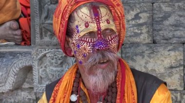 renkli sadhu boyalı