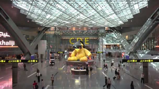 Залу очікування Хамад міжнародного аеропорту — стокове відео
