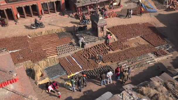 Overzicht van het beroemde Pottenbakkersplein — Stockvideo