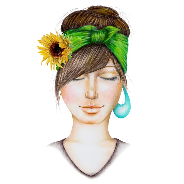 Porträt eines Mädchens mit grünem Halstuch und gelber Sonnenblume auf dem Haar — Stockfoto