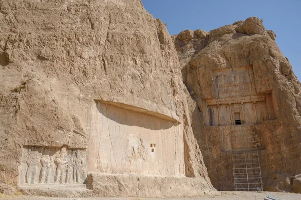 Naqsh-e Rustam, İran 'ın Şiraz kentindeki antik İran mezarlığı.