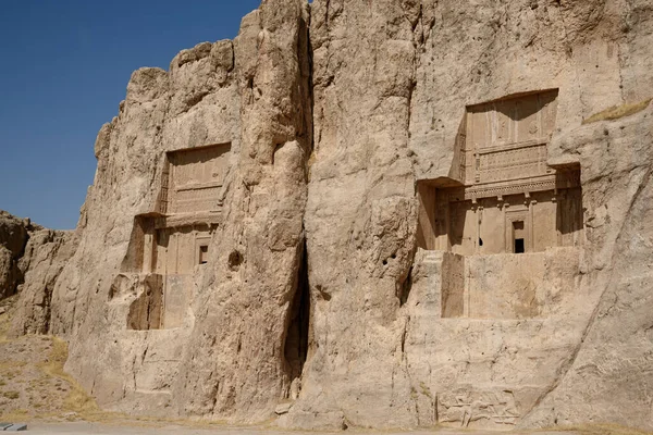 Naqsh-e Rustam, İran 'ın Şiraz kentindeki antik İran mezarlığı.