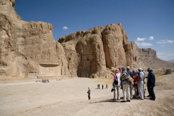 Naqsh-e Rustam, İran 'ın Şiraz kentindeki antik İran mezarlığı.