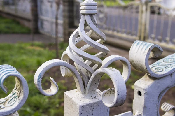 Güzel desen bir demir çit.