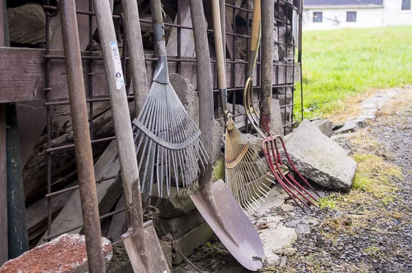 Старые садовые инструменты . — стоковое фото