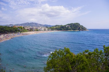 Deniz kıyısının güzel manzarası.