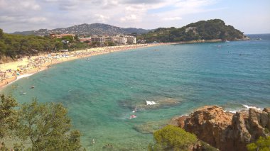 Deniz kıyısının güzel manzarası.